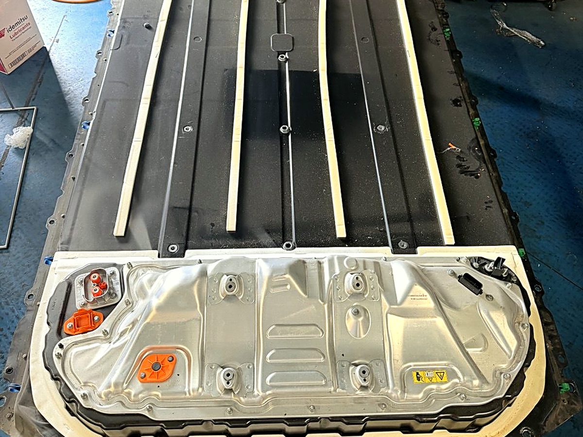 Battery, Hybrid & EV Systems